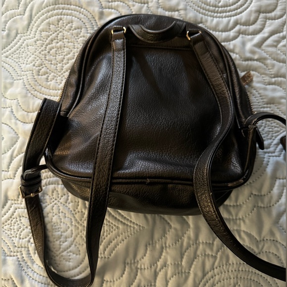 Guess Mini Backpack - Picture 2 of 7